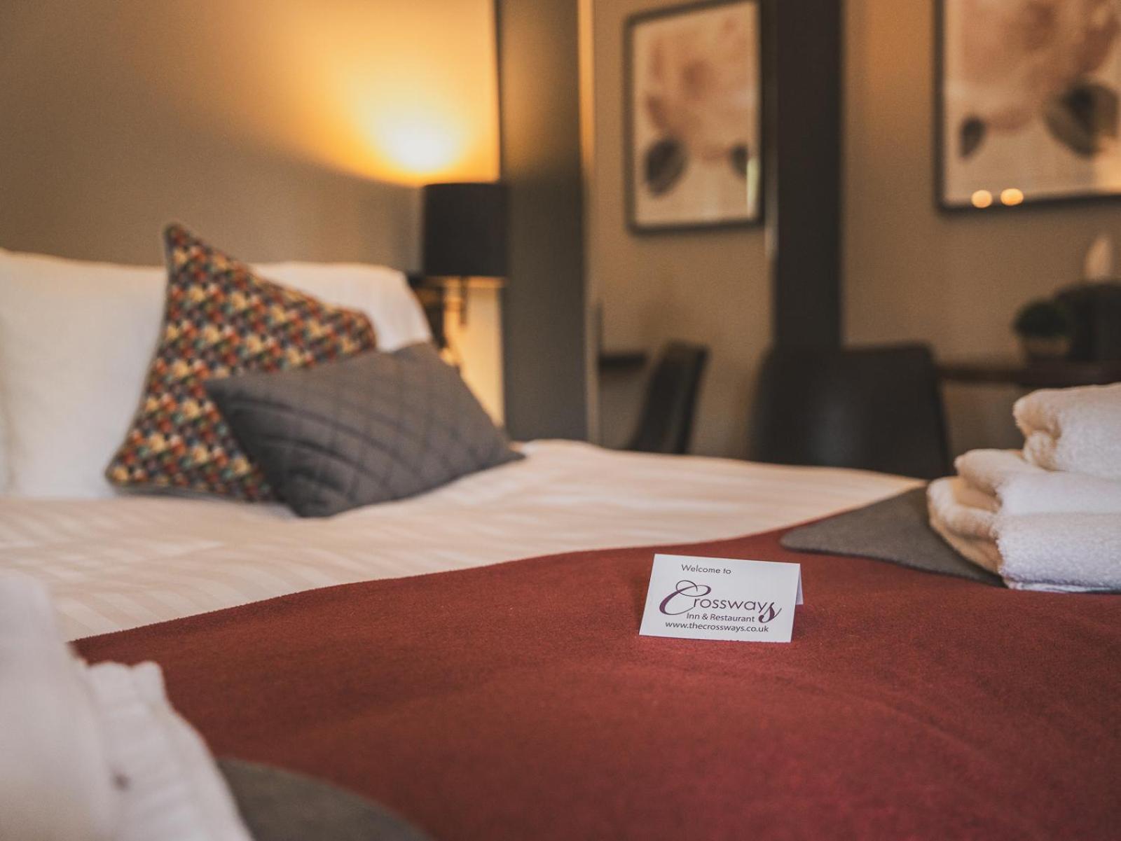 Crossways Hotel Wells Bagian luar foto A guest room at the Inn at the Opera